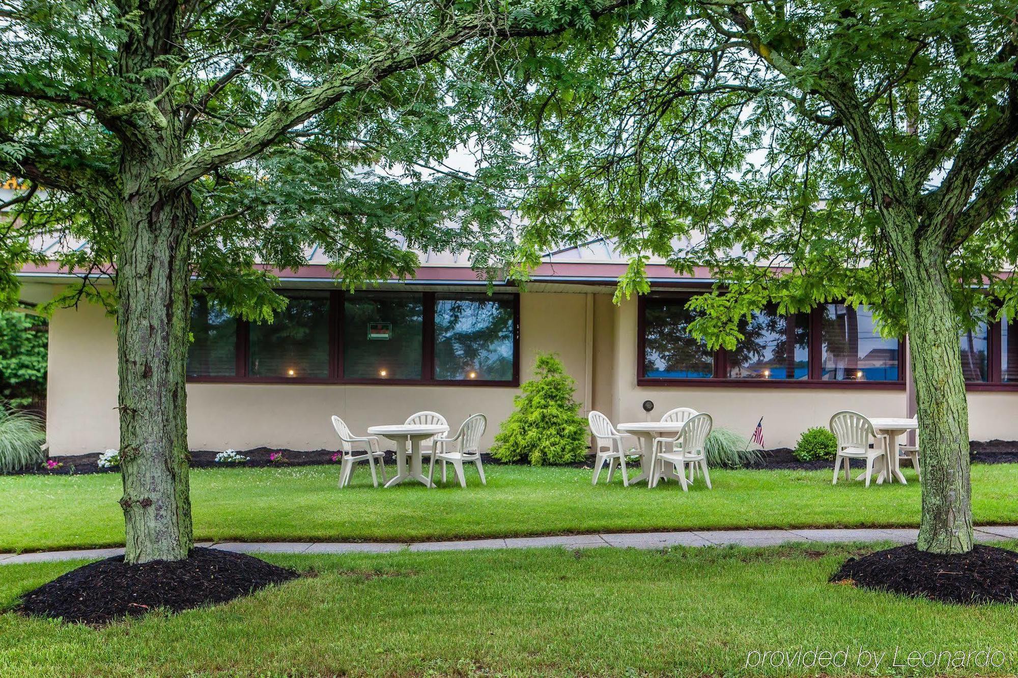 Red Roof Inn & Suites Mt Holly - Mcguire Afb Westampton Exterior photo