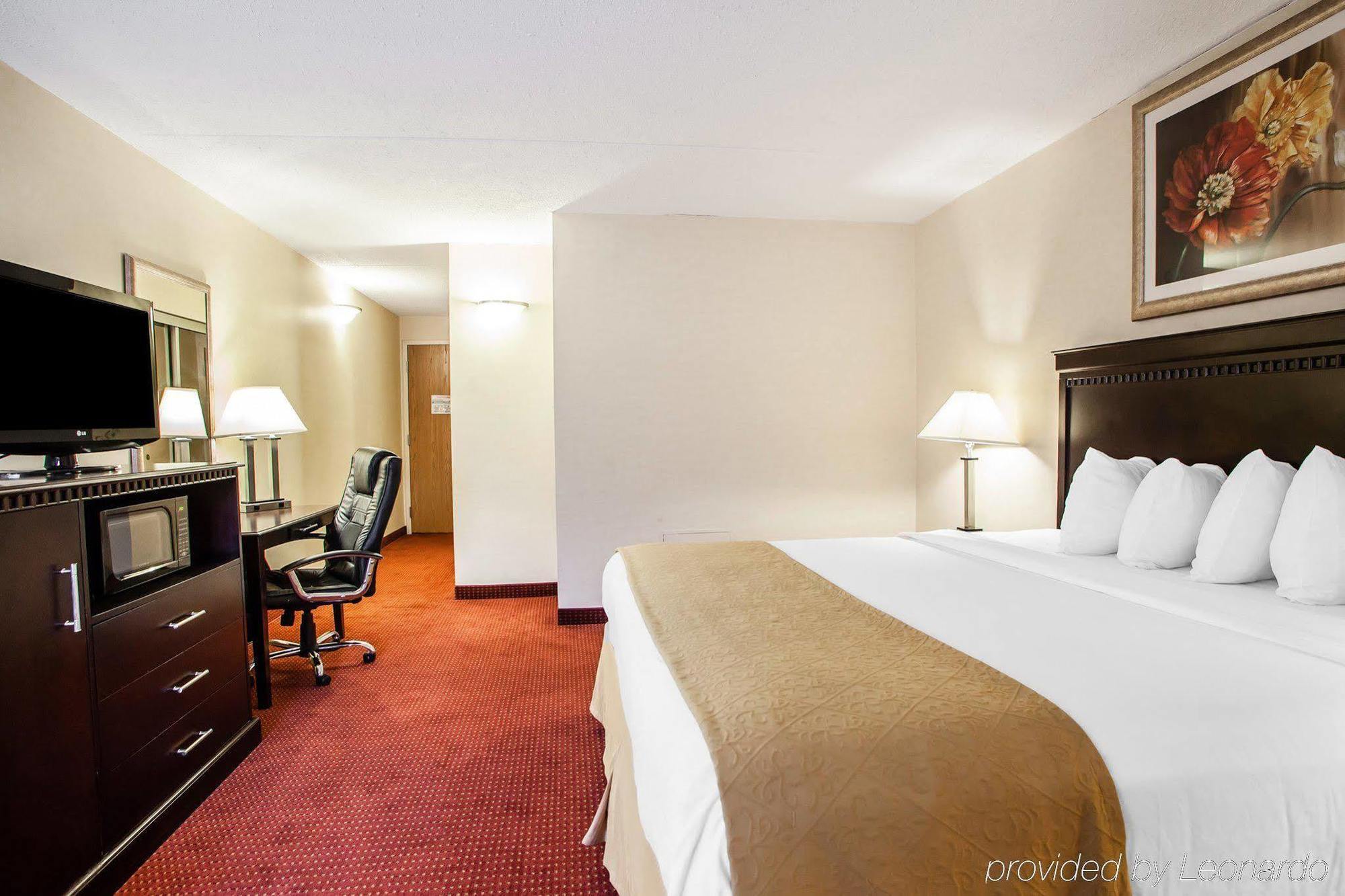 Red Roof Inn & Suites Mt Holly - Mcguire Afb Westampton Exterior photo