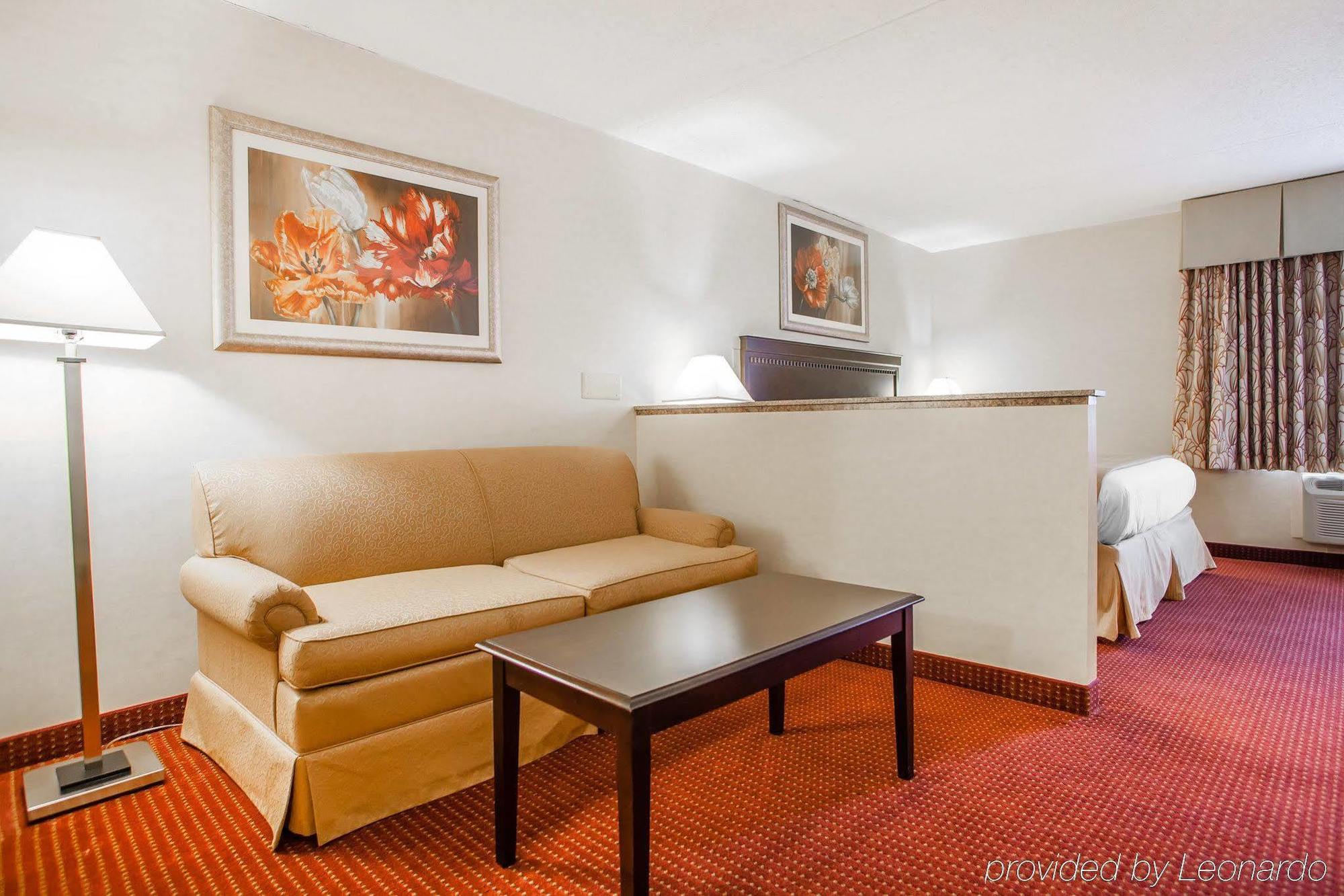 Red Roof Inn & Suites Mt Holly - Mcguire Afb Westampton Exterior photo